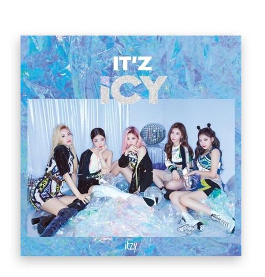 Itzy - 1st Mini album  (It´z icy). Random version